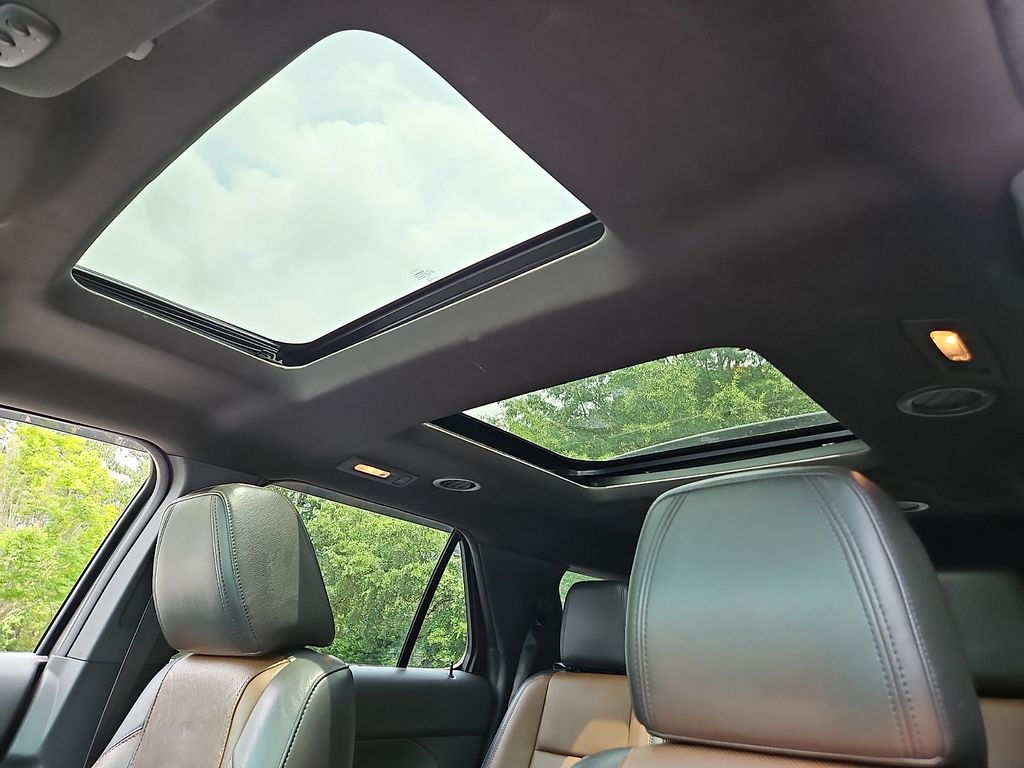 Thumbnail: 2011 Ford Explorer - 24