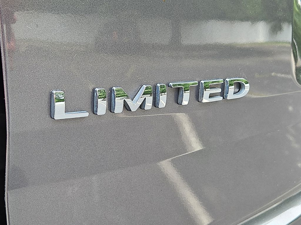 Thumbnail: 2011 Ford Explorer - 7