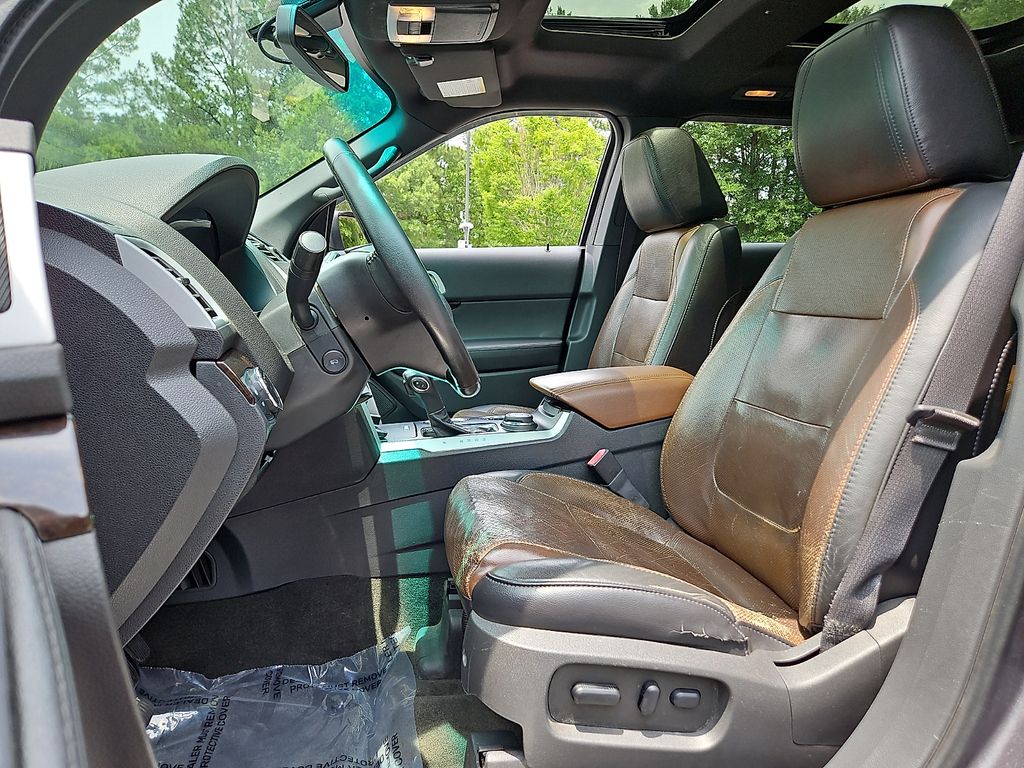 Thumbnail: 2011 Ford Explorer - 11