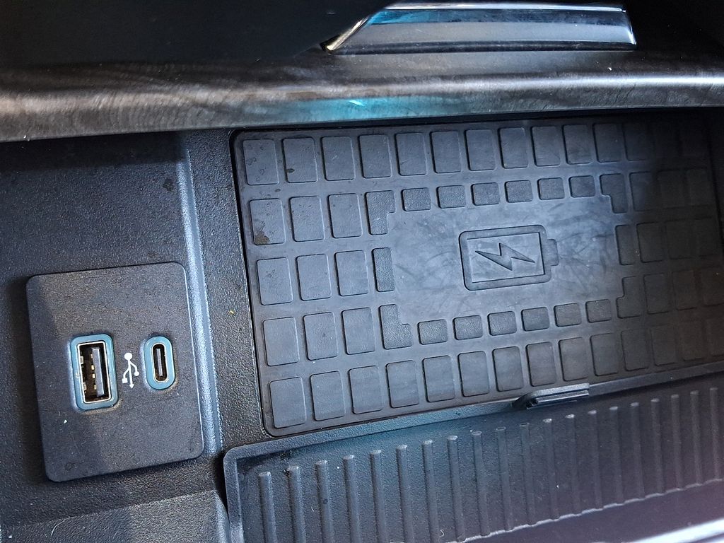 Thumbnail: 2021 Ford Expedition - 31