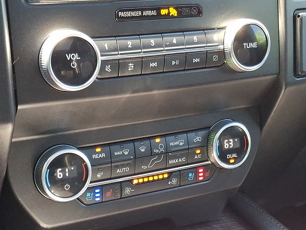 Thumbnail: 2021 Ford Expedition - 23