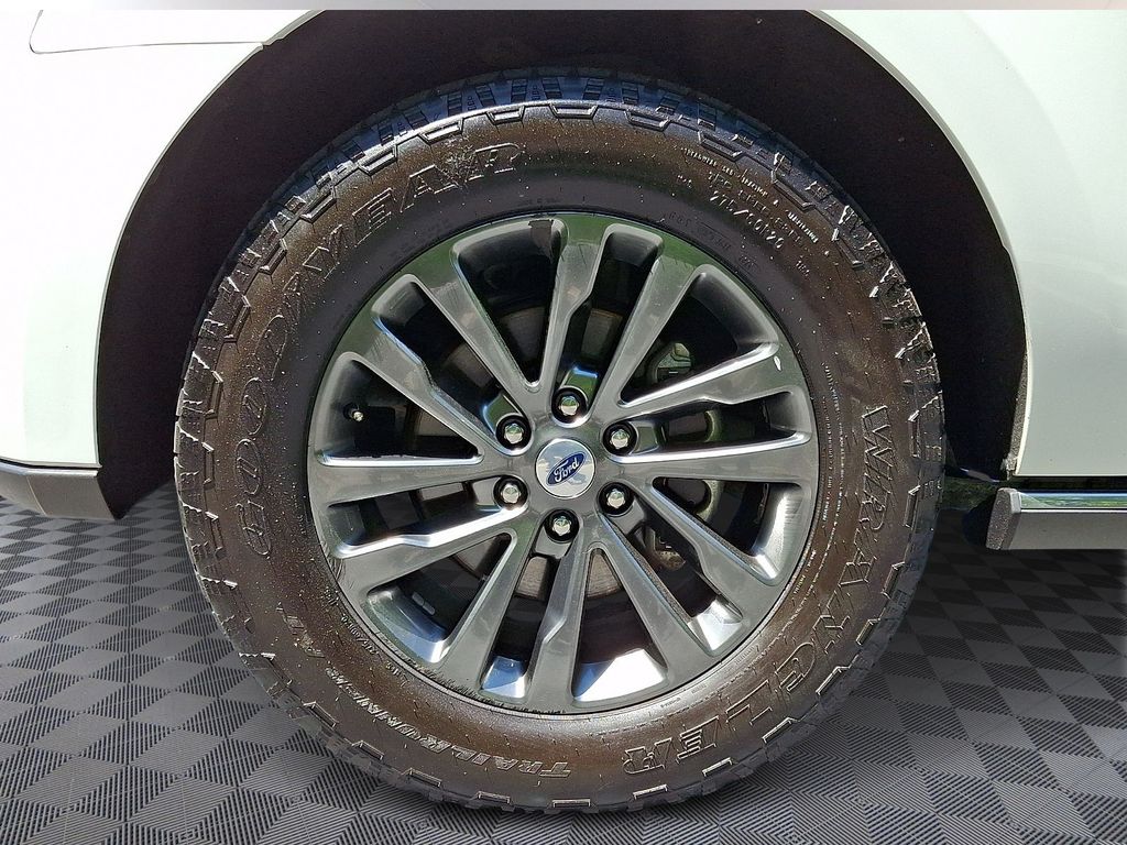 Thumbnail: 2021 Ford Expedition - 8