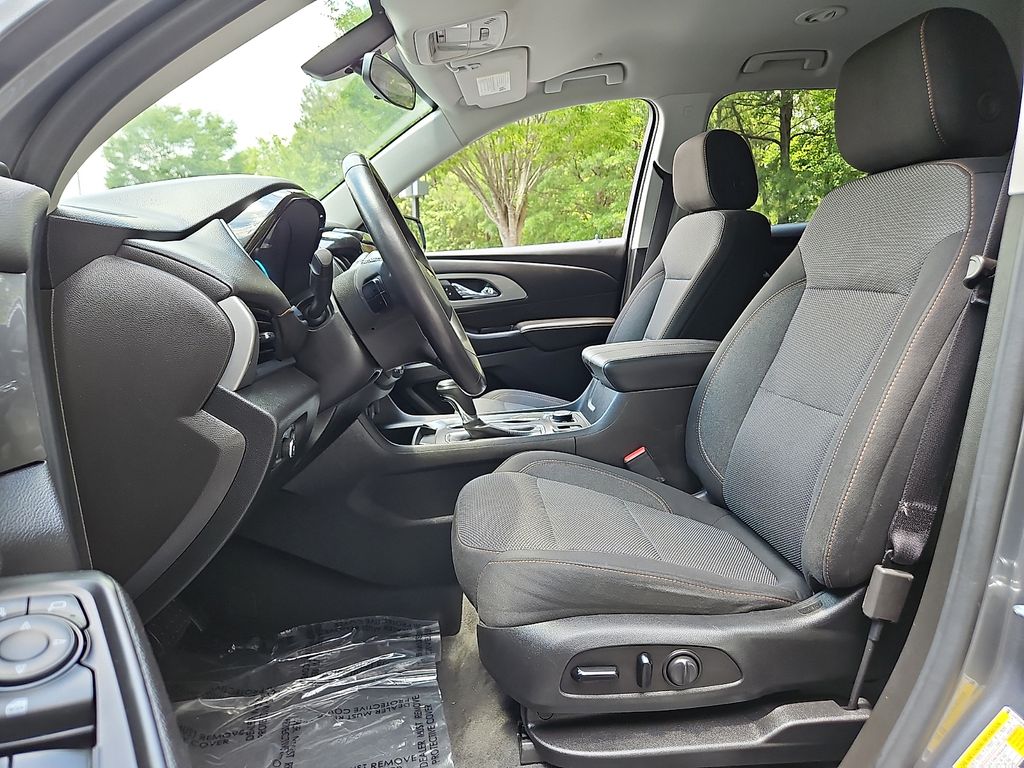Thumbnail: 2020 Chevrolet Traverse - 11