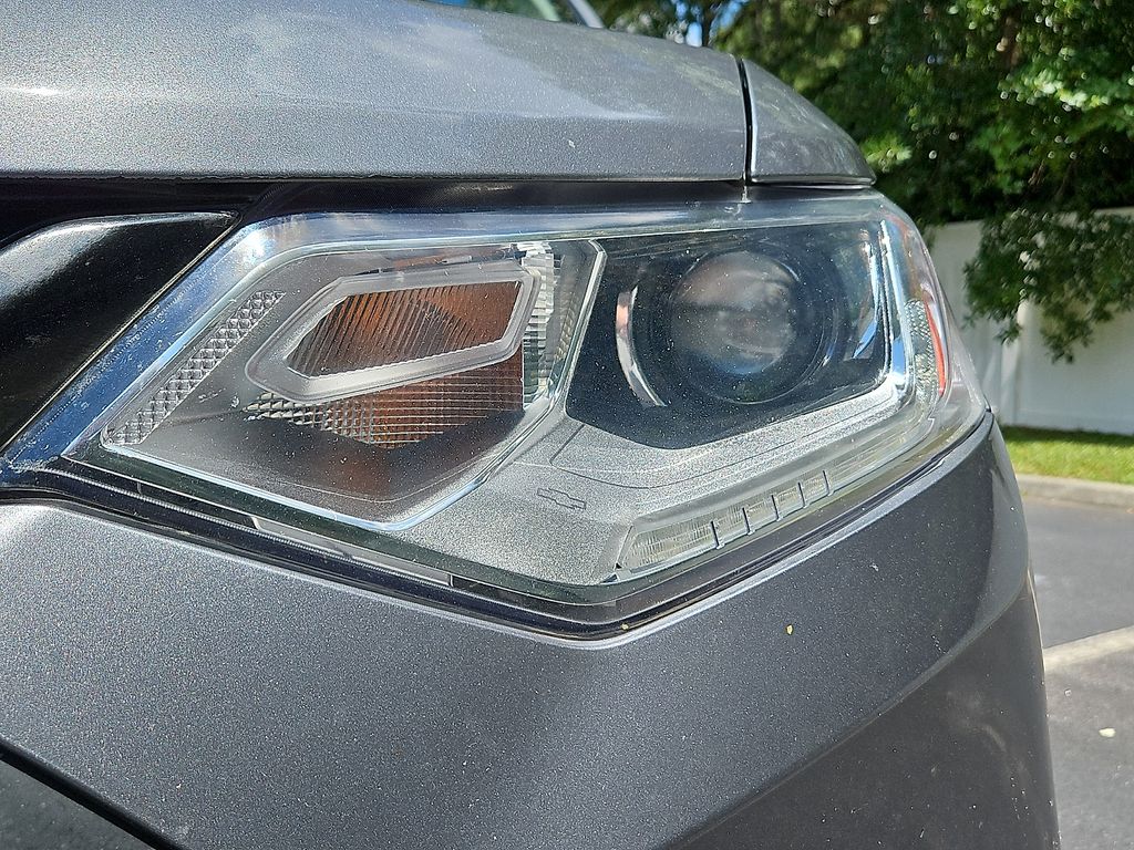 Thumbnail: 2020 Chevrolet Traverse - 21