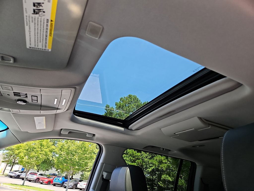 Thumbnail: 2020 Chevrolet Suburban - 24