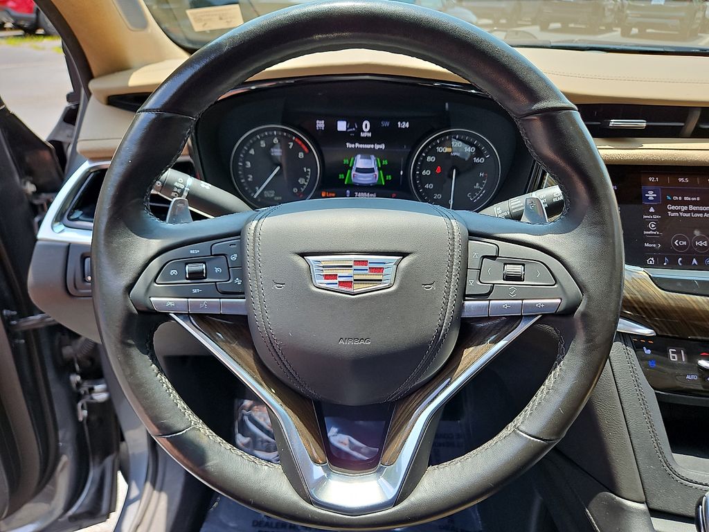 Thumbnail: 2022 Cadillac XT6 - 2