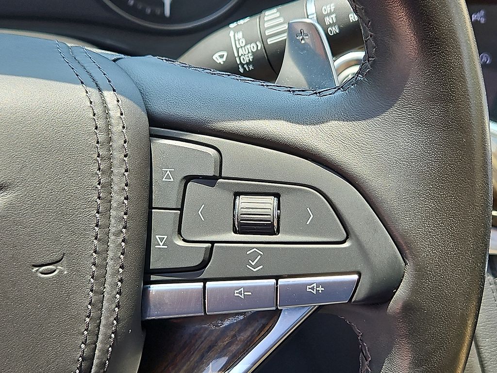 Thumbnail: 2022 Cadillac XT6 - 26