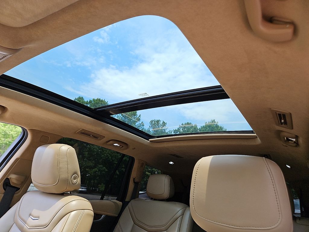 Thumbnail: 2022 Cadillac XT6 - 22