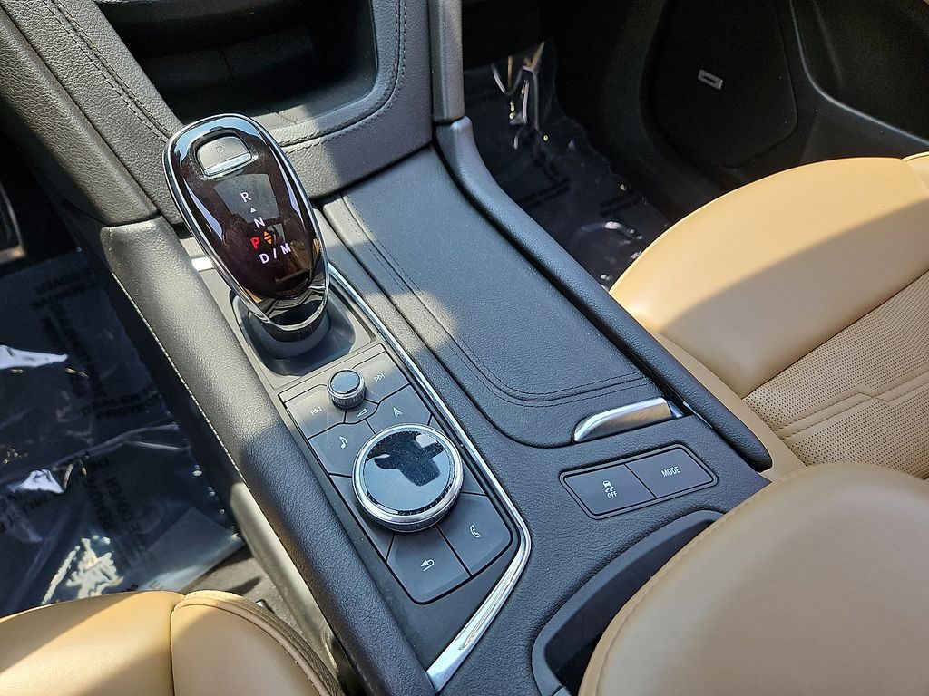 Thumbnail: 2022 Cadillac XT6 - 13