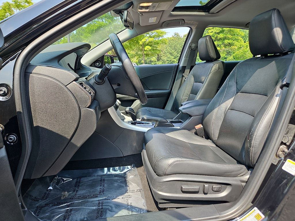 Thumbnail: 2013 Honda Accord - 10