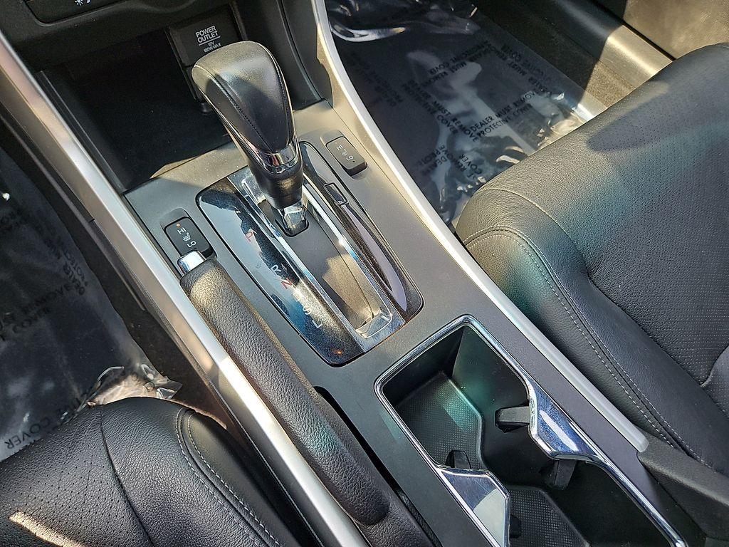 Thumbnail: 2013 Honda Accord - 13