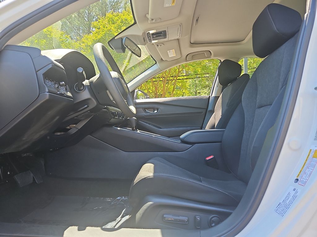 2024 Honda Accord EX - Photo 9