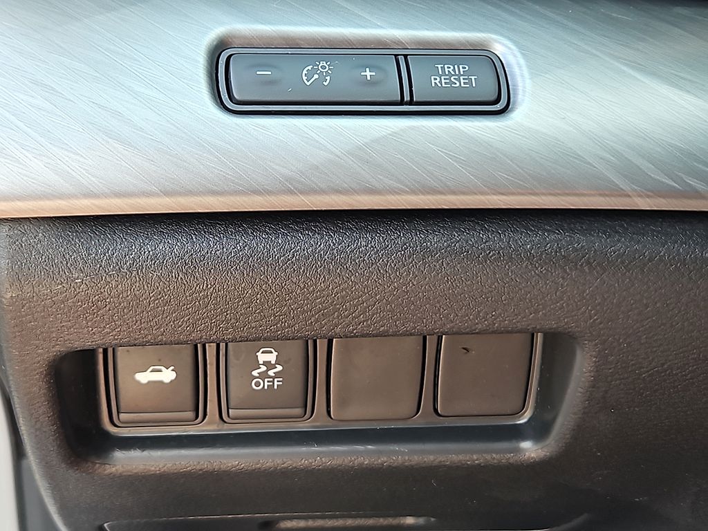 Thumbnail: 2016 Nissan Maxima - 28