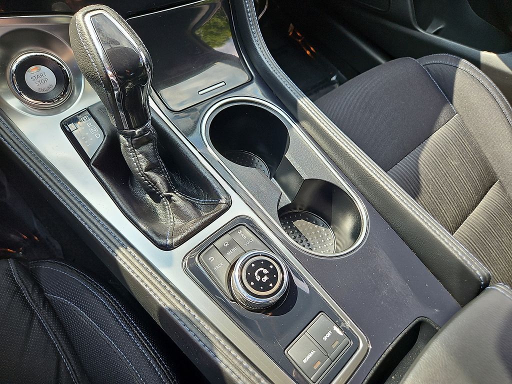 Thumbnail: 2016 Nissan Maxima - 14