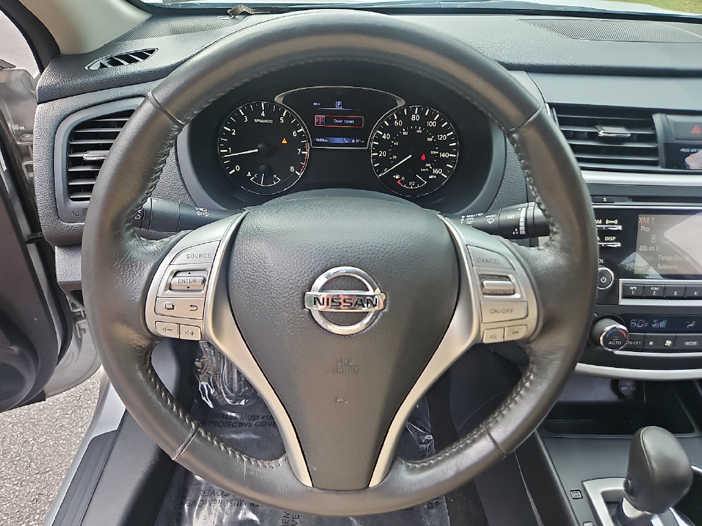 Thumbnail: 2017 Nissan Altima - 10