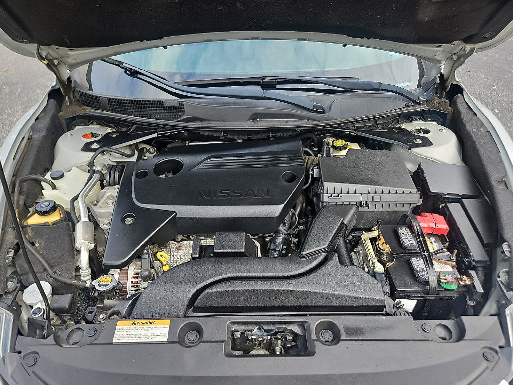 Thumbnail: 2017 Nissan Altima - 9