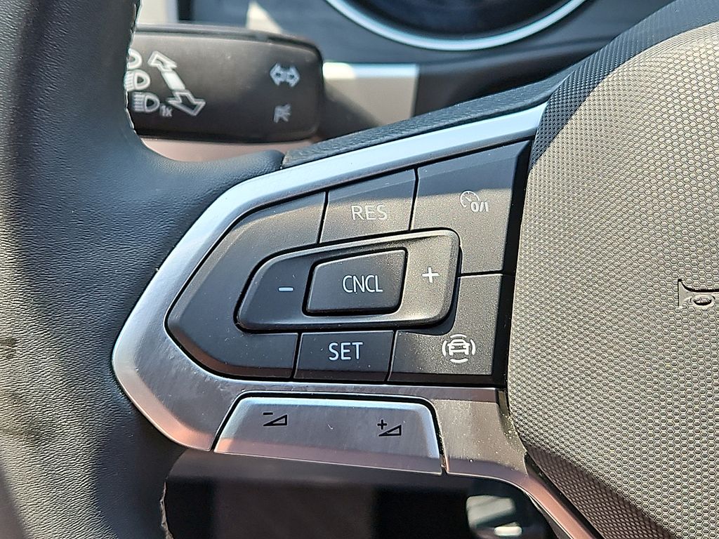 Thumbnail: 2021 Volkswagen Atlas - 27