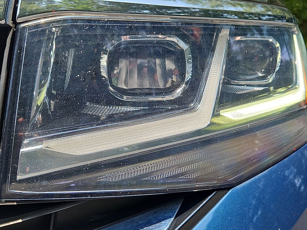 Thumbnail: 2021 Volkswagen Atlas - 21
