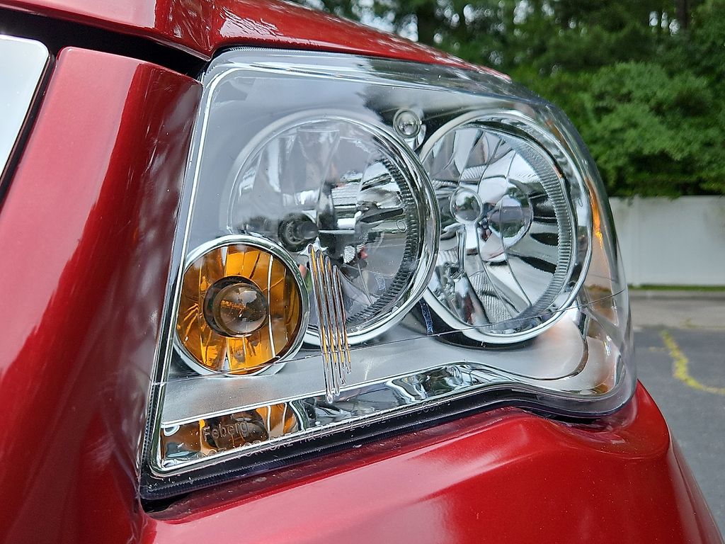 Thumbnail: 2013 Chrysler Town & Country - 7