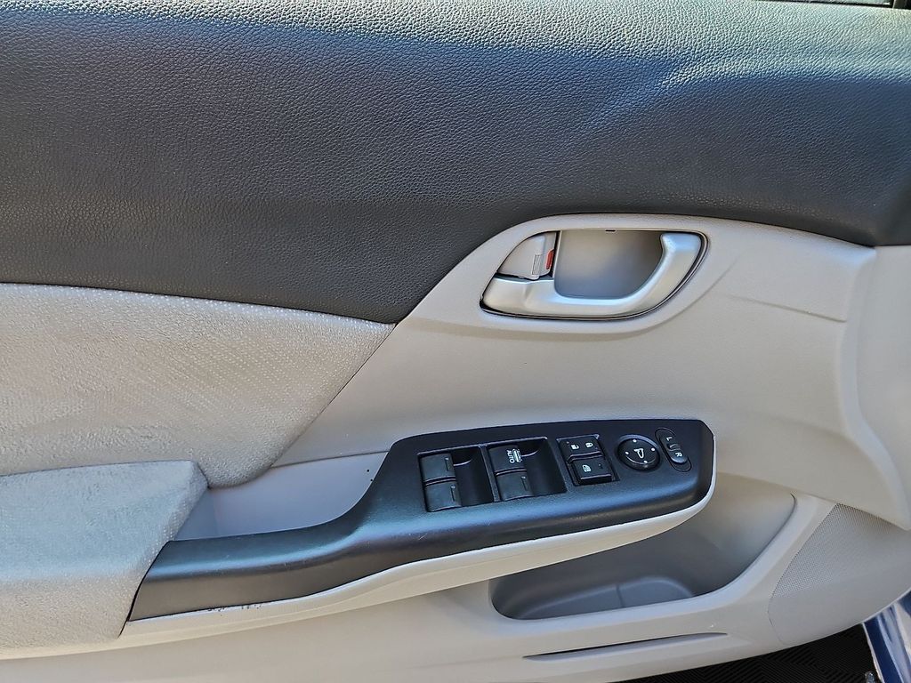Thumbnail: 2013 Honda Civic - 17