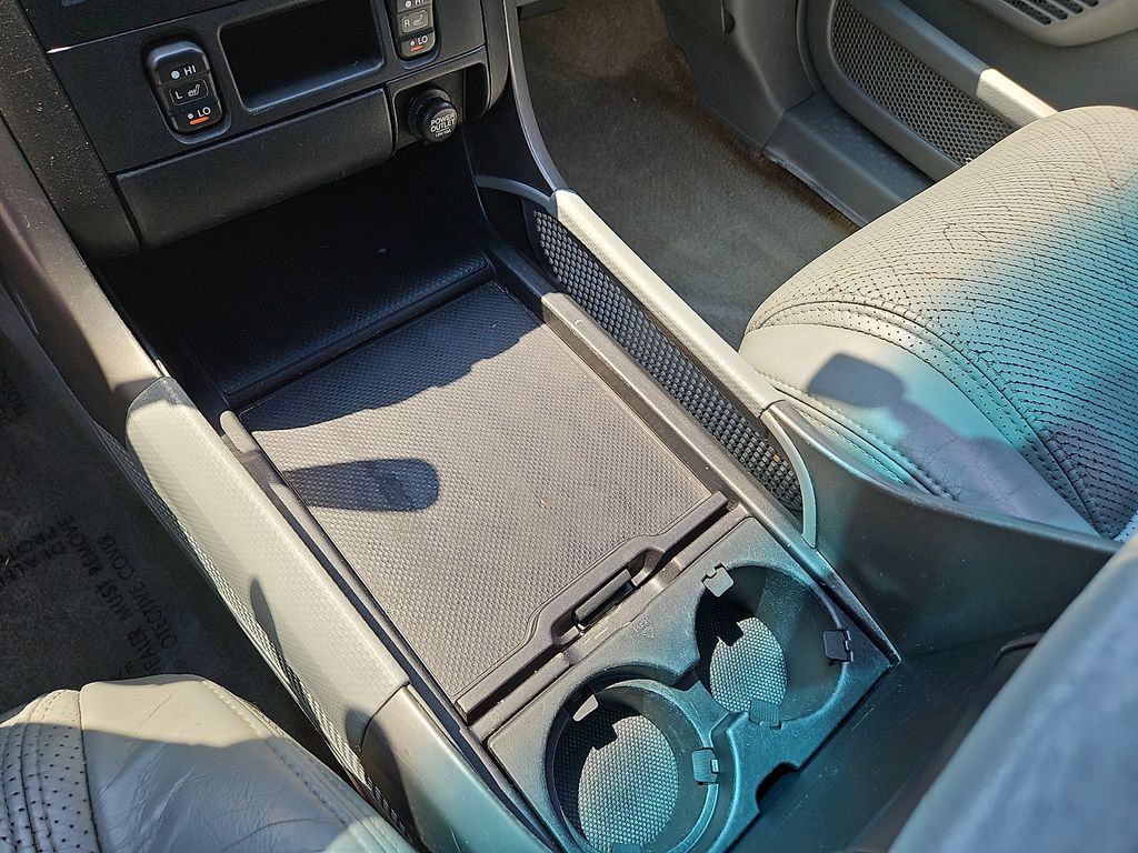 Thumbnail: 2004 Honda Pilot - 14
