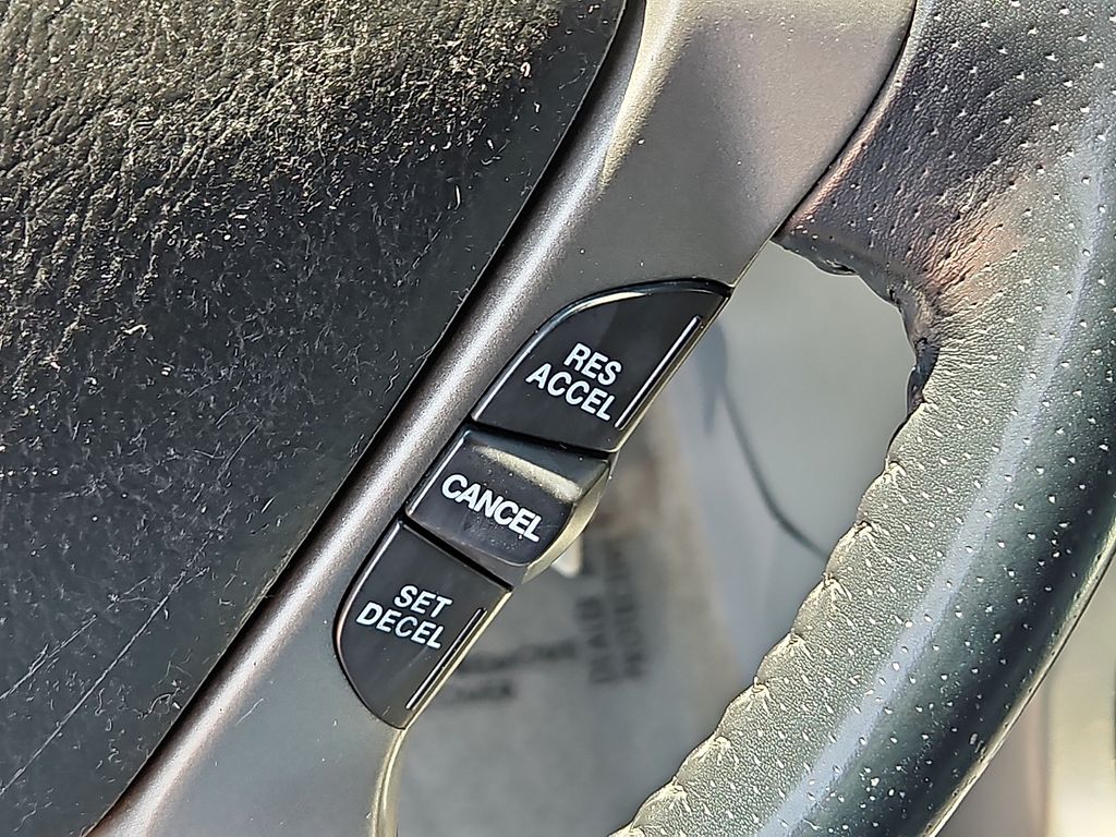 Thumbnail: 2004 Honda Pilot - 26