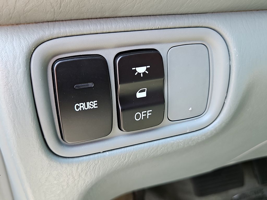 Thumbnail: 2004 Honda Pilot - 28
