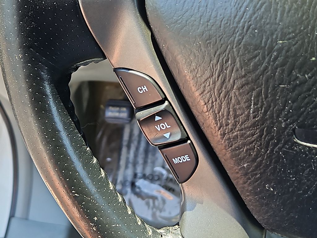 Thumbnail: 2004 Honda Pilot - 25
