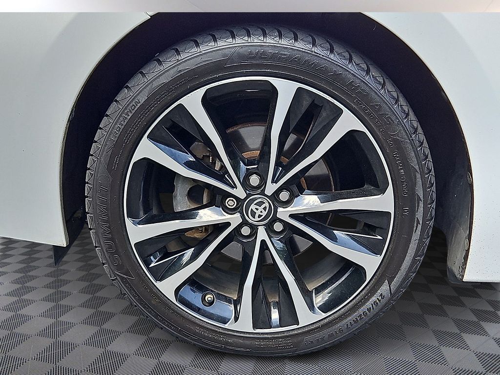 Thumbnail: 2017 Toyota Corolla - 8