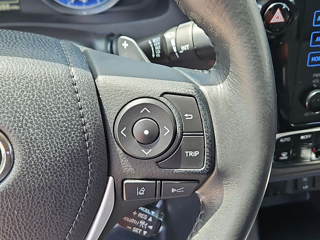 Thumbnail: 2017 Toyota Corolla - 22