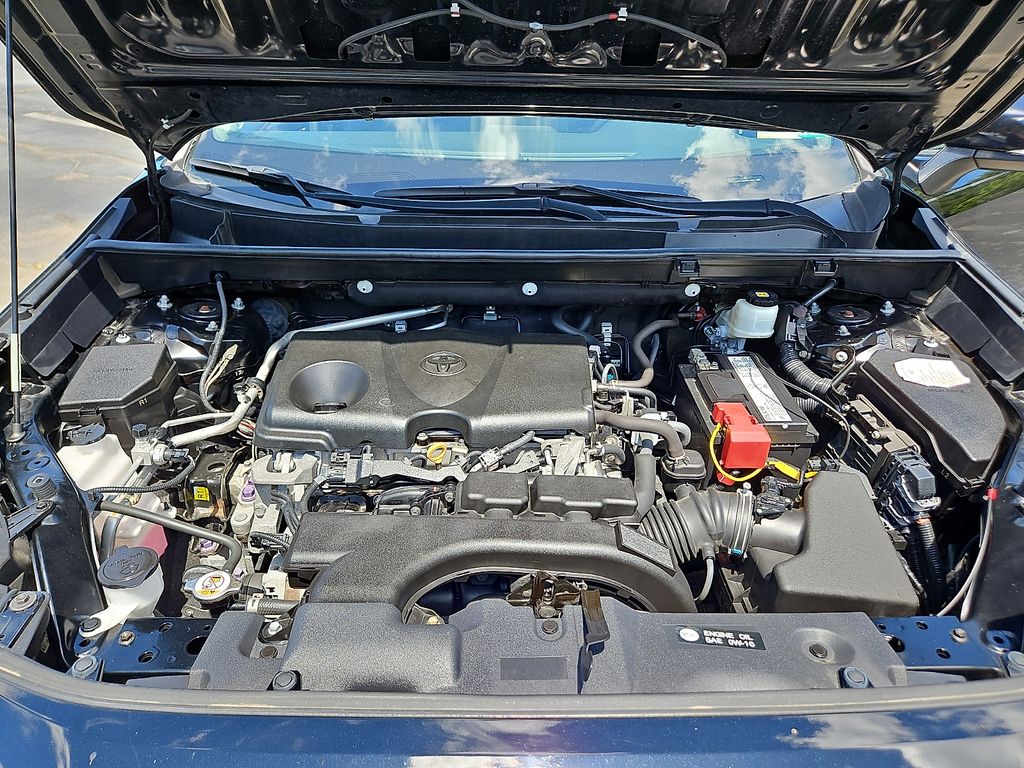 Thumbnail: 2019 Toyota RAV4 - 9