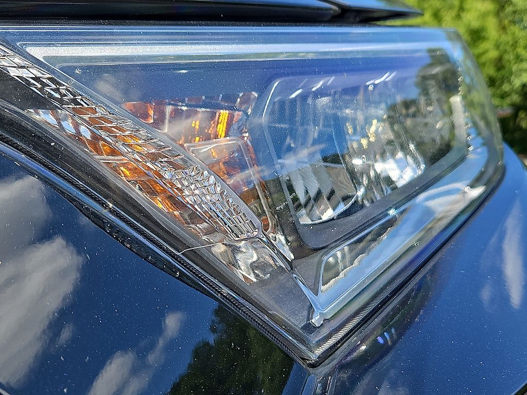 Thumbnail: 2019 Toyota RAV4 - 20