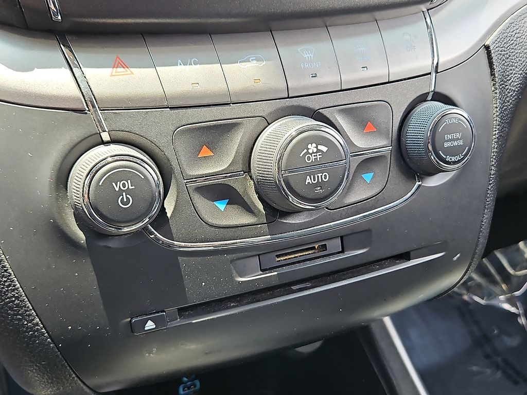 Thumbnail: 2019 Dodge Journey - 23