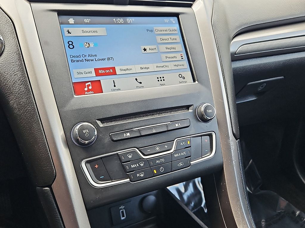 Thumbnail: 2017 Ford Fusion - 13