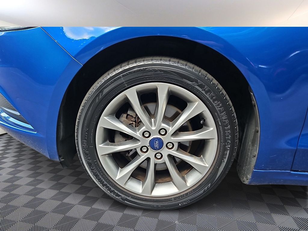 Thumbnail: 2017 Ford Fusion - 8
