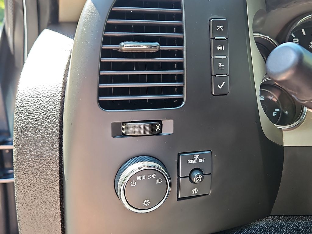 Thumbnail: 2009 Chevrolet Silverado 1500 - 24