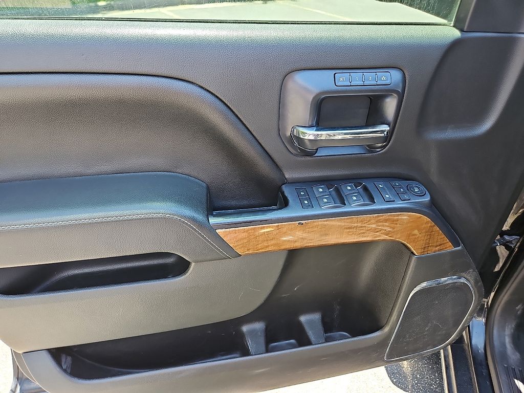 Thumbnail: 2014 Chevrolet Silverado 1500 - 21