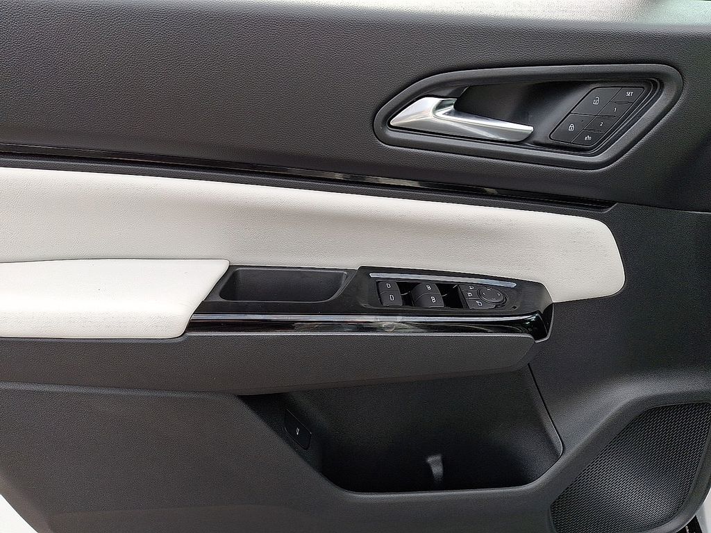 Thumbnail: 2026 Honda Prologue - 12