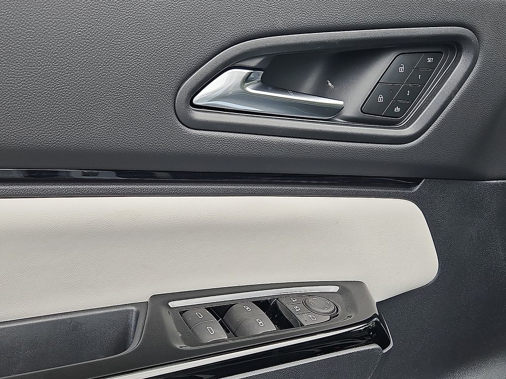 Thumbnail: 2026 Honda Prologue - 14