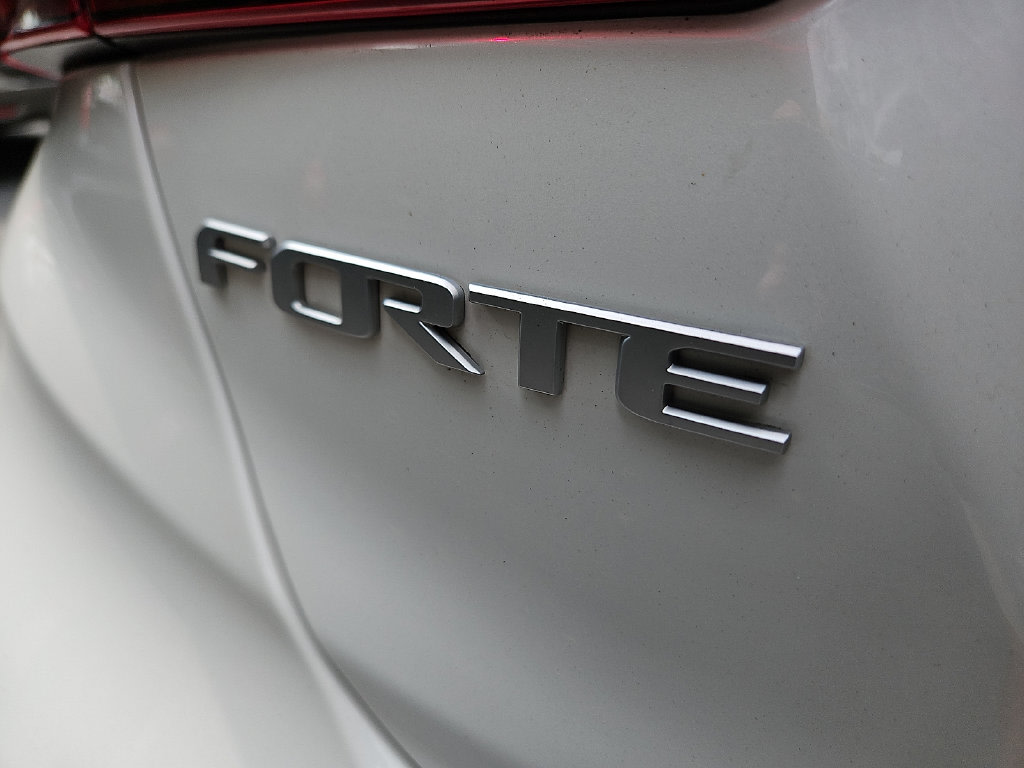 Thumbnail: 2023 Kia Forte - 7