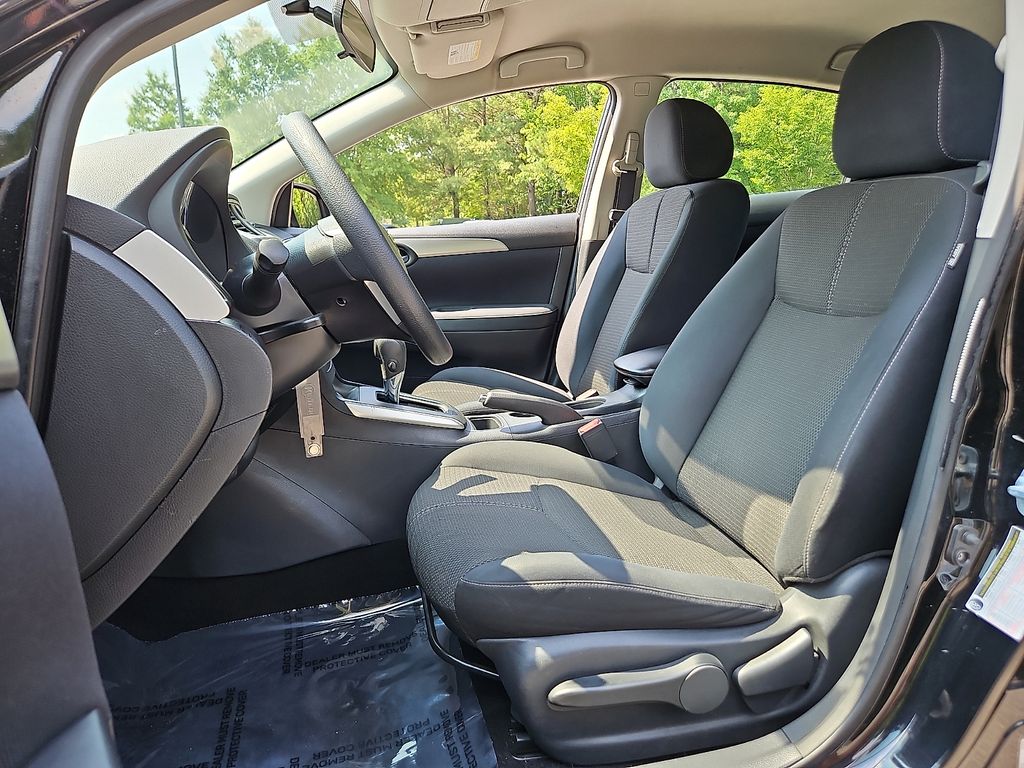 Thumbnail: 2016 Nissan Sentra - 11