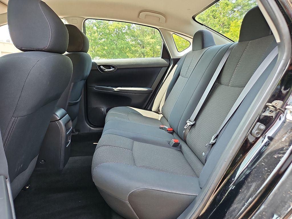 Thumbnail: 2016 Nissan Sentra - 12