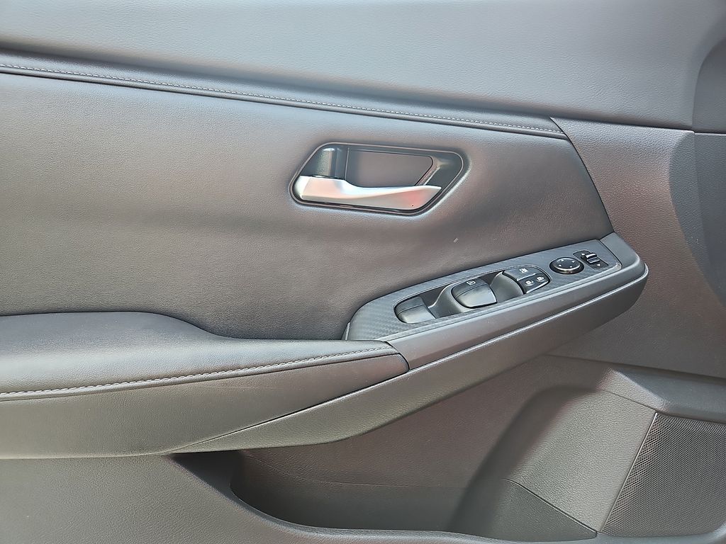 Thumbnail: 2021 Nissan Sentra - 18
