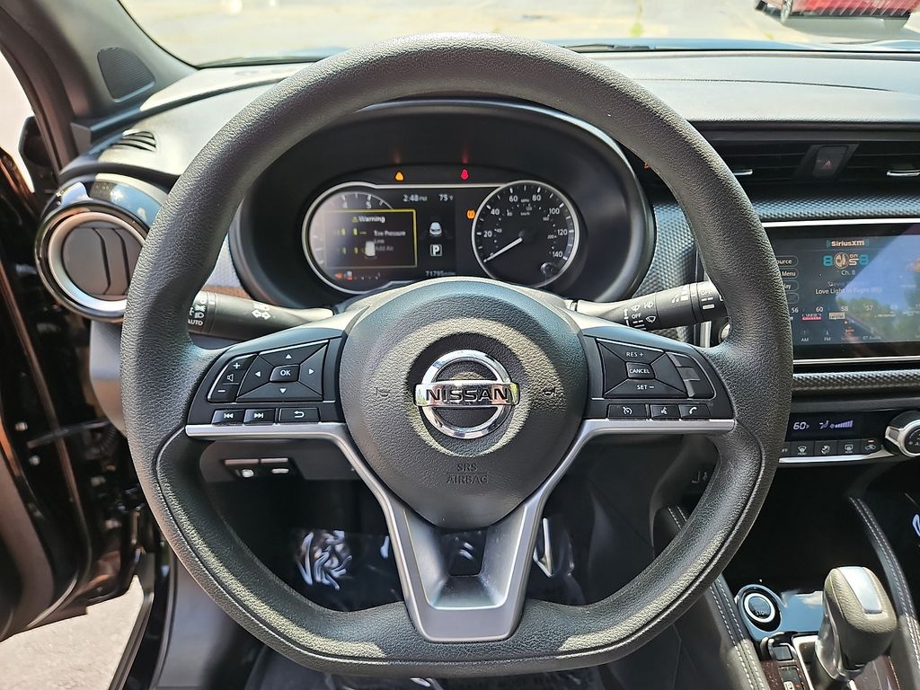 Thumbnail: 2020 Nissan Kicks - 10