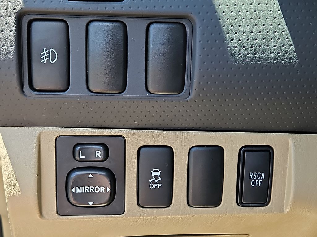 Thumbnail: 2009 Toyota Tacoma - 28