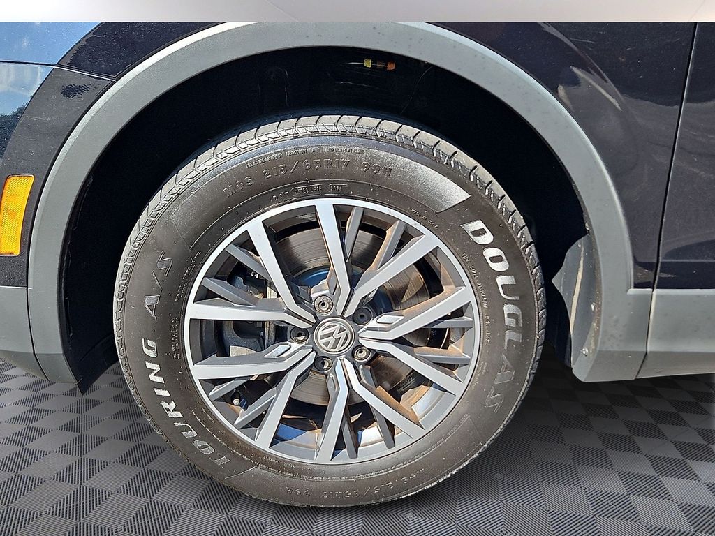 Thumbnail: 2020 Volkswagen Tiguan - 7