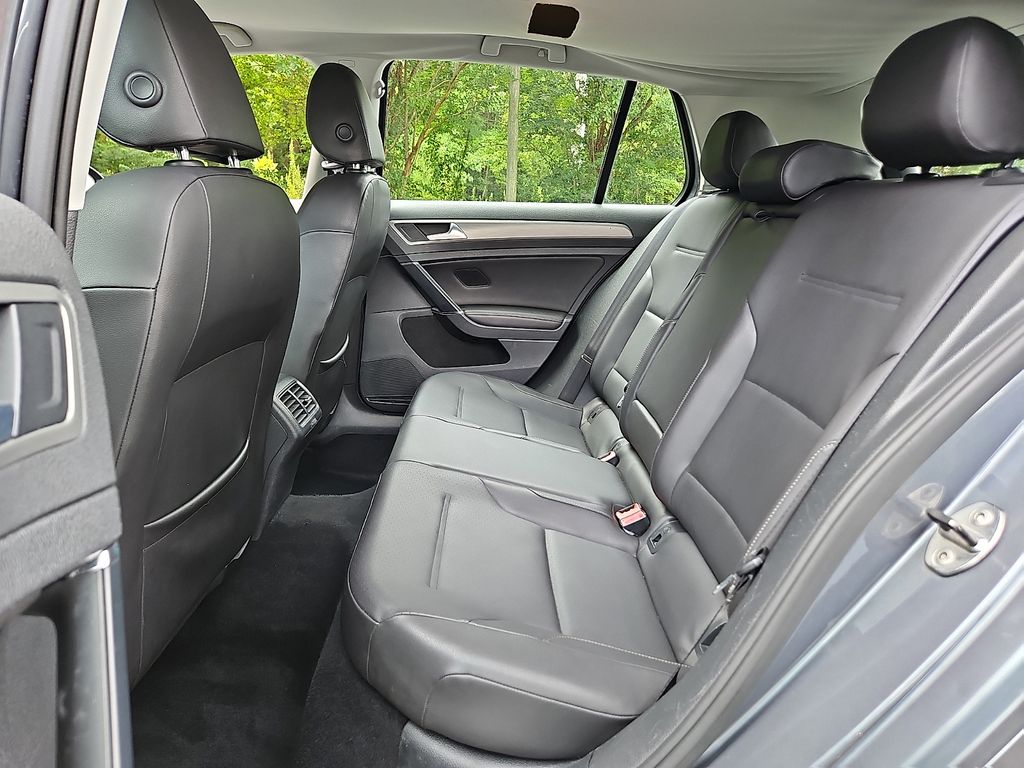 Thumbnail: 2015 Volkswagen Golf - 12