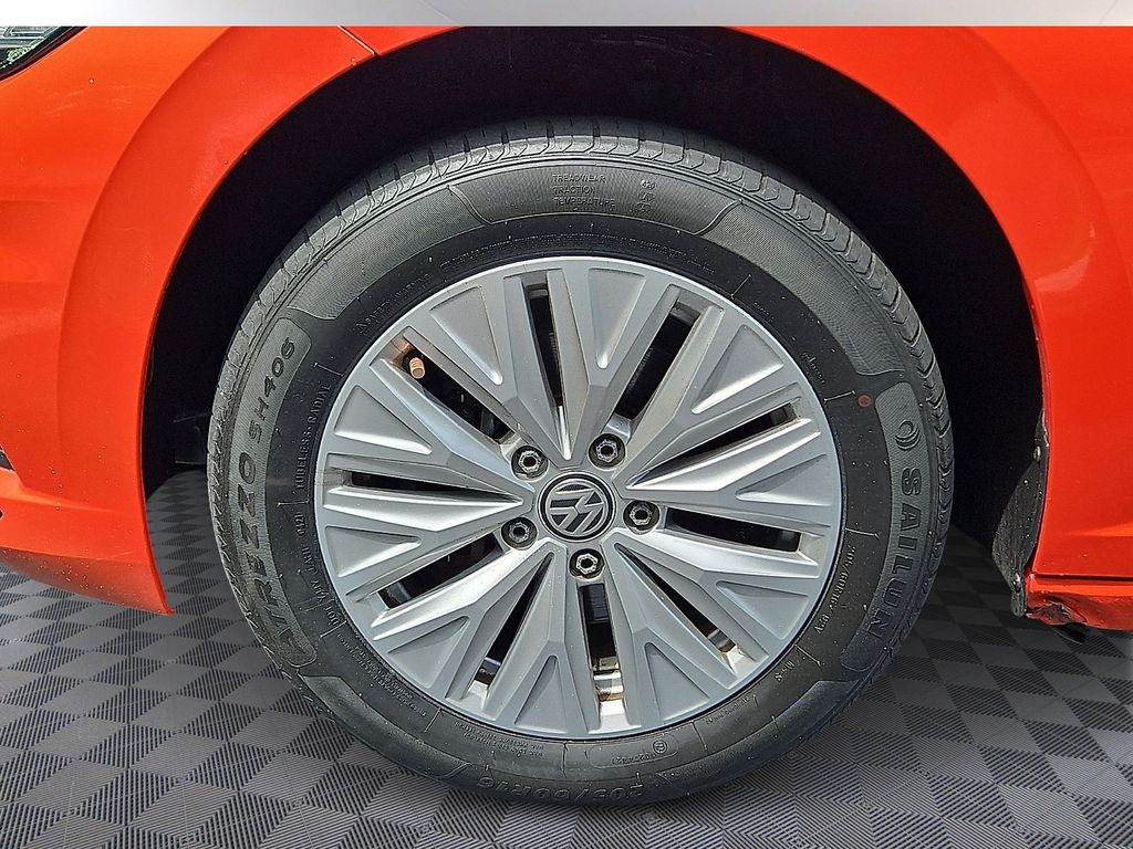 Thumbnail: 2019 Volkswagen Jetta - 8