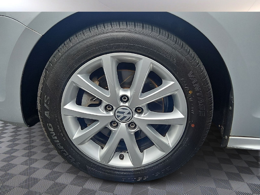 Thumbnail: 2012 Volkswagen Jetta - 8