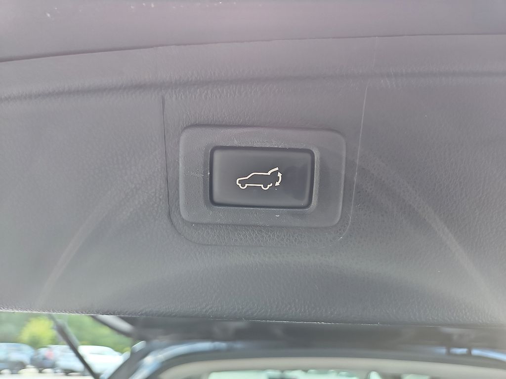 Thumbnail: 2018 Subaru Outback - 17